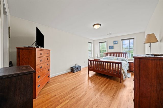2 O'connor Lane, Woburn, MA 01801