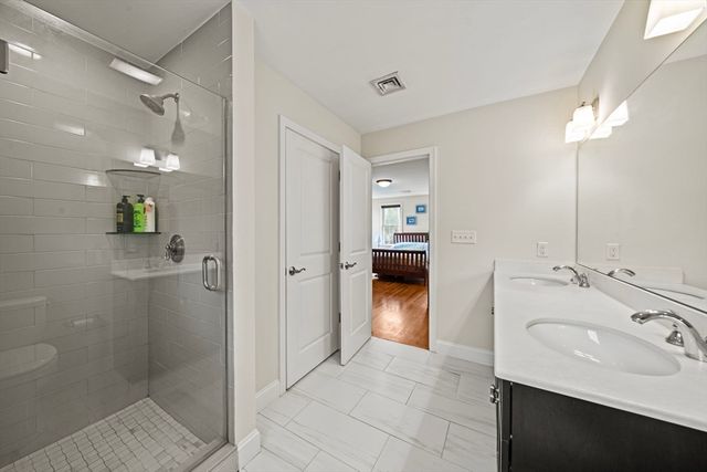 2 O'connor Lane, Woburn, MA 01801