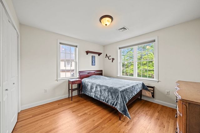 2 O'connor Lane, Woburn, MA 01801