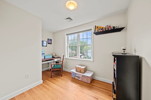 2 O'connor Lane, Woburn, MA 01801