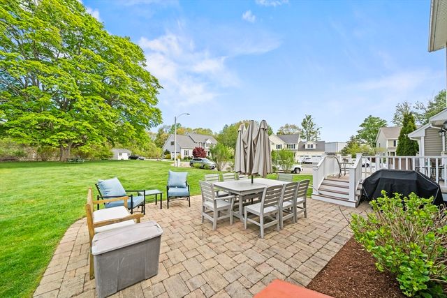2 O'connor Lane, Woburn, MA 01801