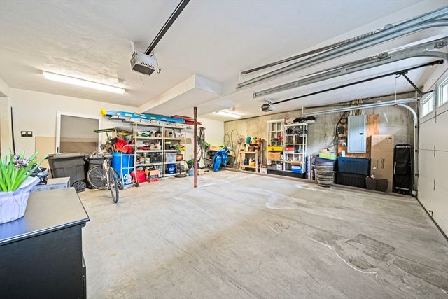 2 O'connor Lane, Woburn, MA 01801