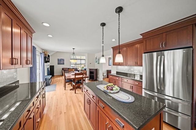 2 O'connor Lane, Woburn, MA 01801