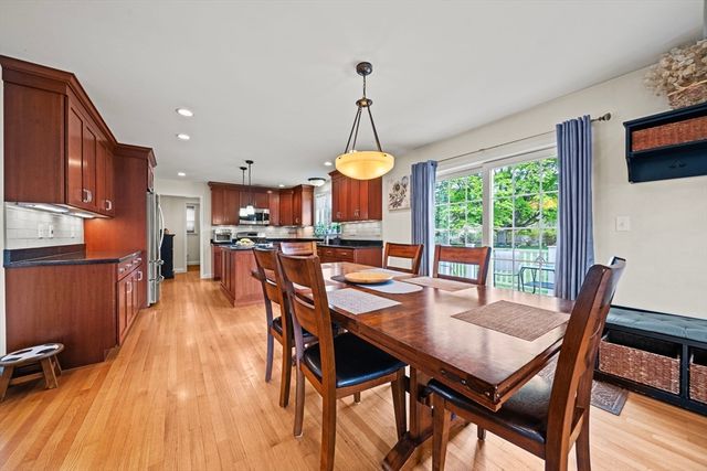 2 O'connor Lane, Woburn, MA 01801
