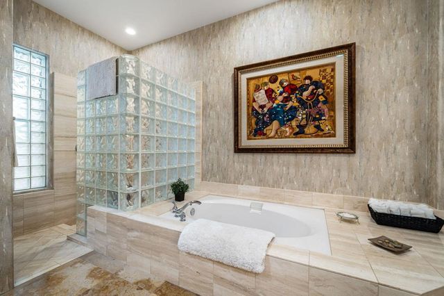 65 Laken Lane, Palm Desert, CA 92211