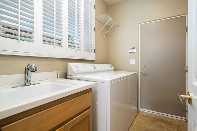 65 Laken Lane, Palm Desert, CA 92211