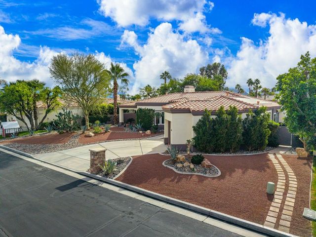 65 Laken Lane, Palm Desert, CA 92211