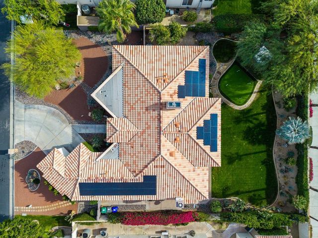 65 Laken Lane, Palm Desert, CA 92211