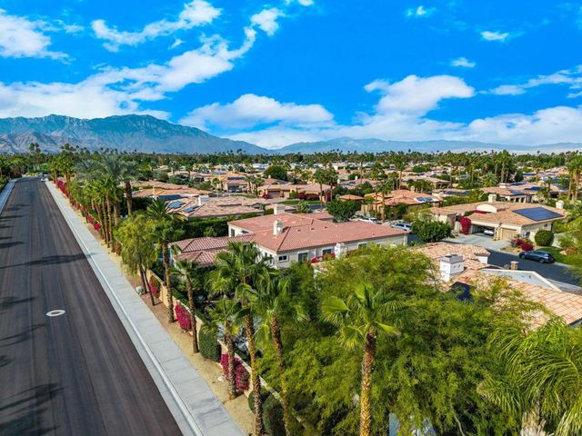 65 Laken Lane, Palm Desert, CA 92211
