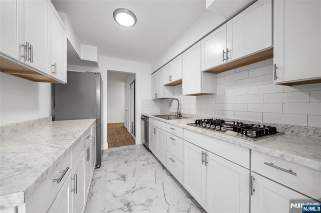 2200 Center Avenue D1, Fort Lee, NJ 07024