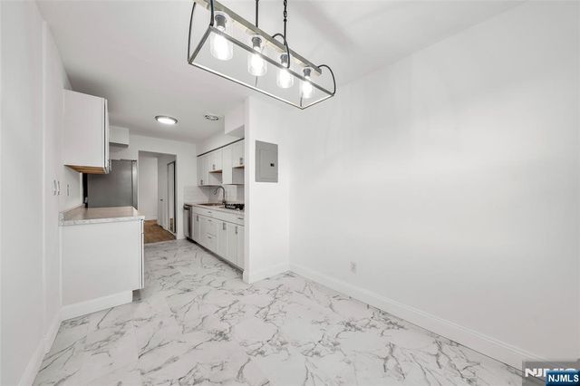 2200 Center Avenue D1, Fort Lee, NJ 07024