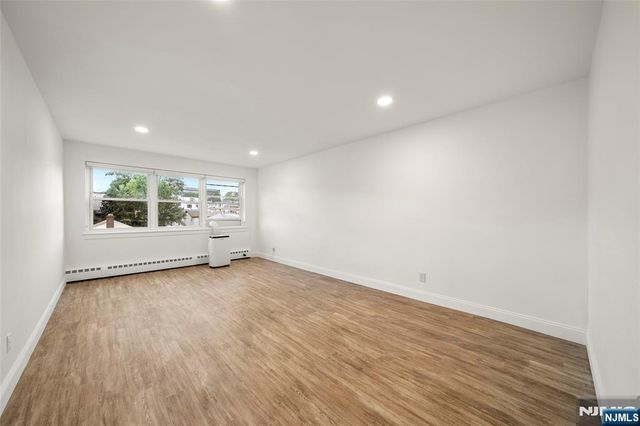 2200 Center Avenue D1, Fort Lee, NJ 07024