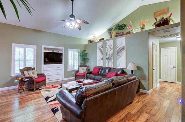 1854 E Brandywine Lane, Fresno, CA 93720