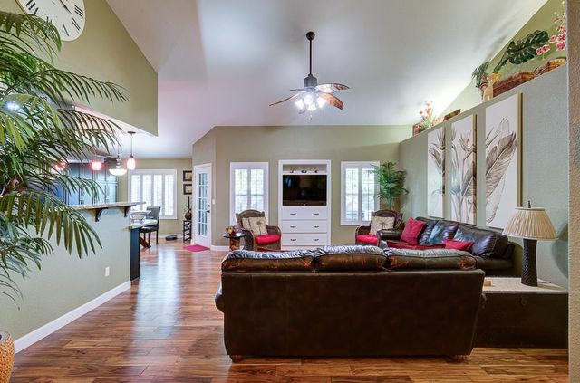 1854 E Brandywine Lane, Fresno, CA 93720
