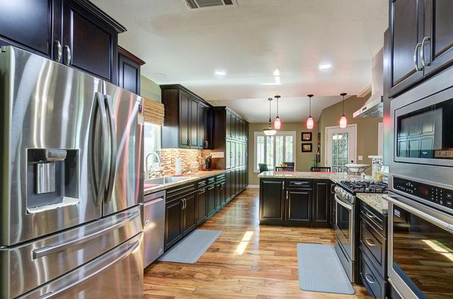 1854 E Brandywine Lane, Fresno, CA 93720