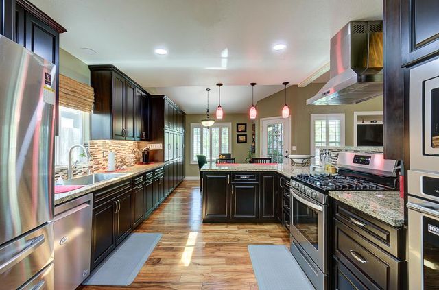 1854 E Brandywine Lane, Fresno, CA 93720
