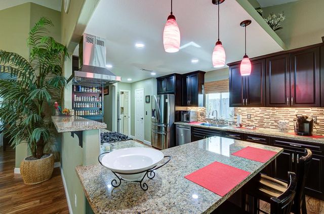 1854 E Brandywine Lane, Fresno, CA 93720