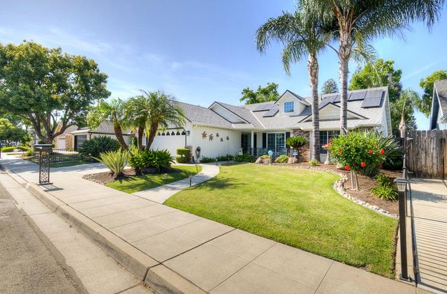 1854 E Brandywine Lane, Fresno, CA 93720