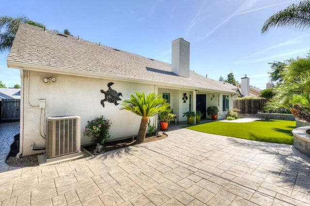 1854 E Brandywine Lane, Fresno, CA 93720