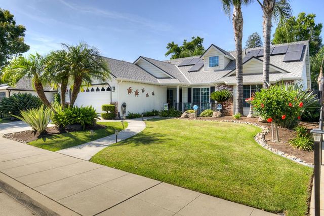 1854 E Brandywine Lane, Fresno, CA 93720