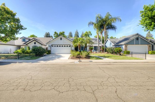 1854 E Brandywine Lane, Fresno, CA 93720