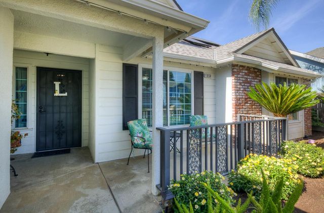 1854 E Brandywine Lane, Fresno, CA 93720