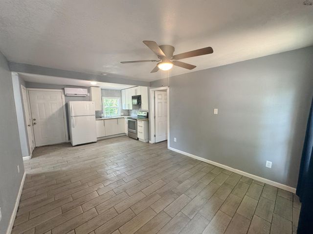 2142 AVENUE F, Wichita Falls, TX 76309