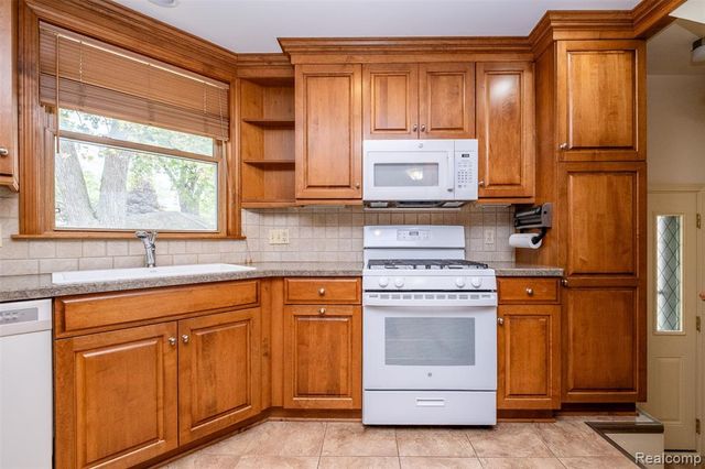 1863 Thomas Avenue, Berkley, MI 48072