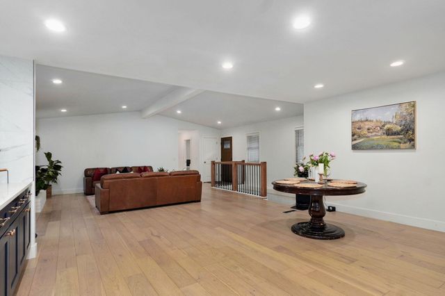 2800 W Oak Run, Ozark, MO 65721