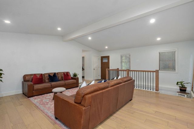 2800 W Oak Run, Ozark, MO 65721