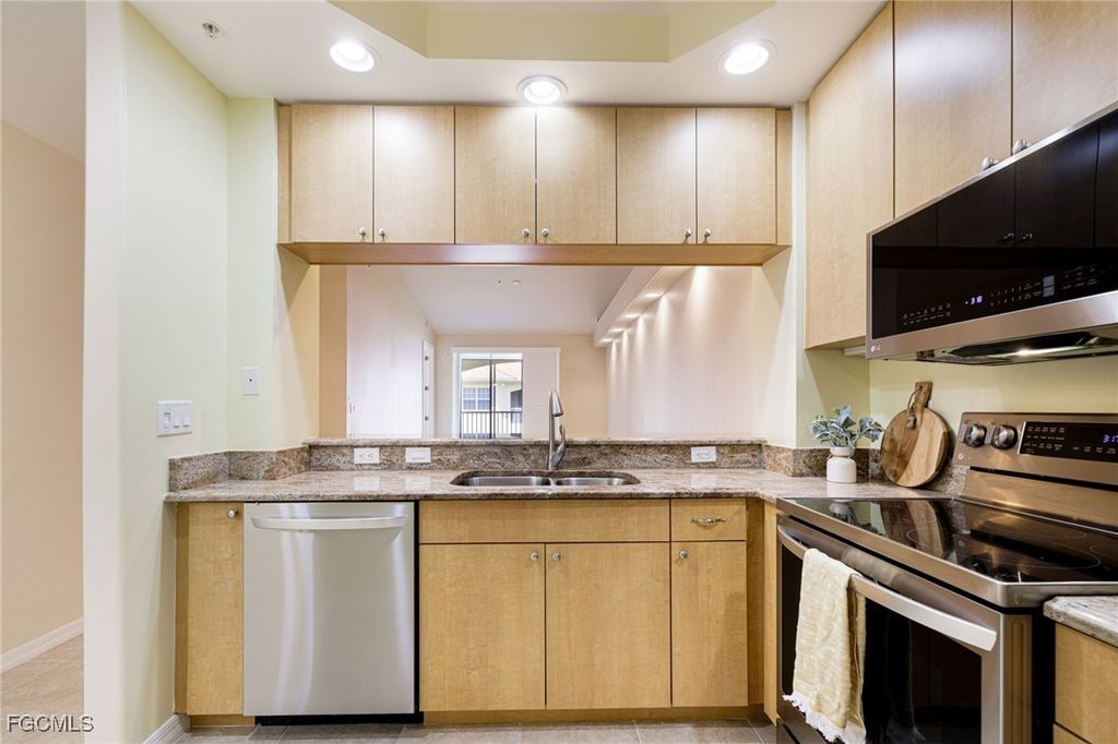 1101 Van Loon Commons CIR 304, Cape Coral, FL 33909