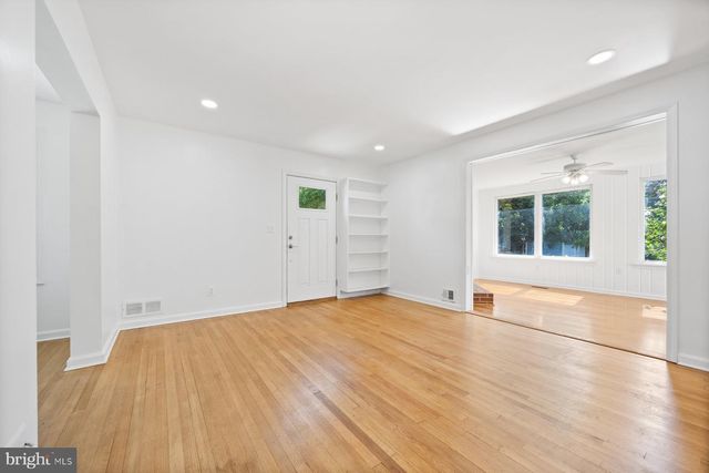721 MAPLETON RD, Rockville, MD 20850