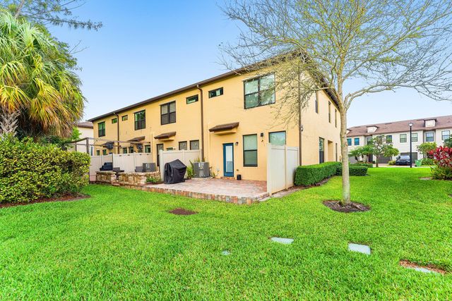 2345 Byron Street, Palm Springs, FL 33406