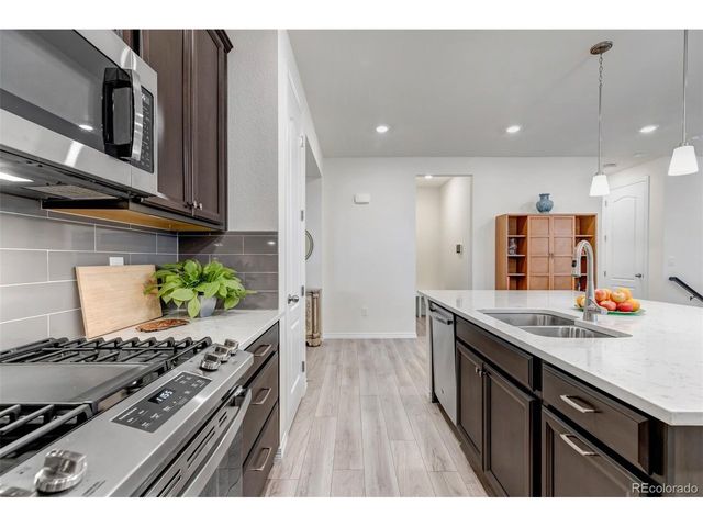 8049 S Jackson Gap St, Aurora, CO 80016