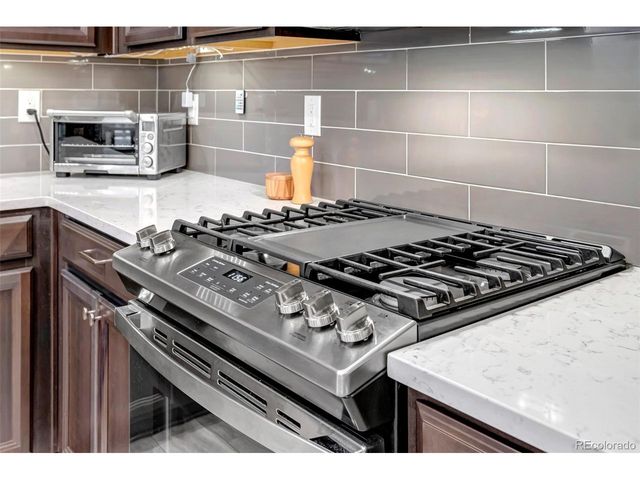 8049 S Jackson Gap St, Aurora, CO 80016