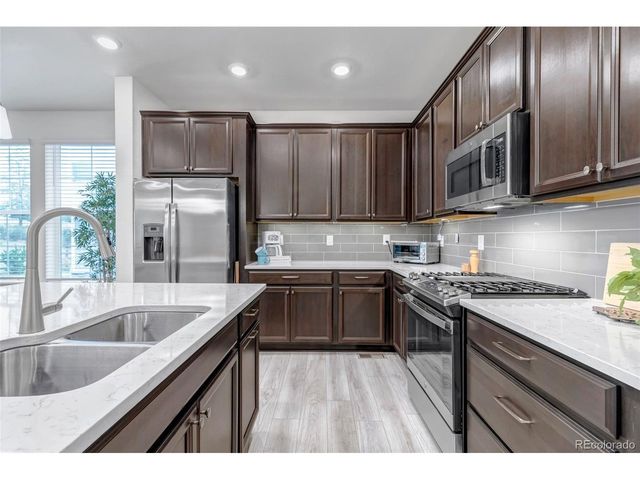8049 S Jackson Gap St, Aurora, CO 80016