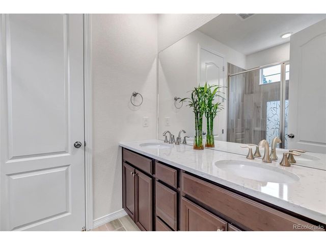 8049 S Jackson Gap St, Aurora, CO 80016
