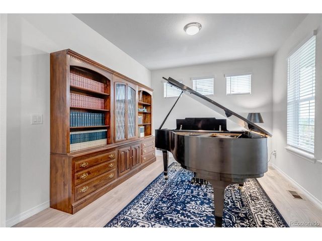 8049 S Jackson Gap St, Aurora, CO 80016