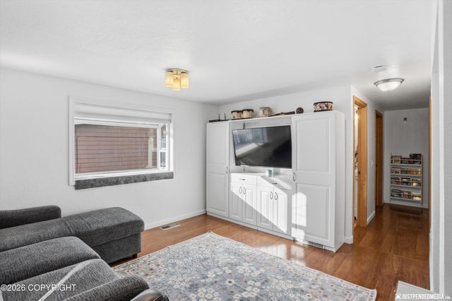 2724 W 65th Avenue, Anchorage, AK 99502