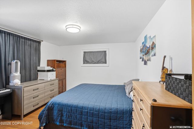 2724 W 65th Avenue, Anchorage, AK 99502