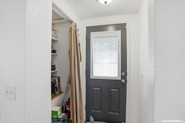 2724 W 65th Avenue, Anchorage, AK 99502