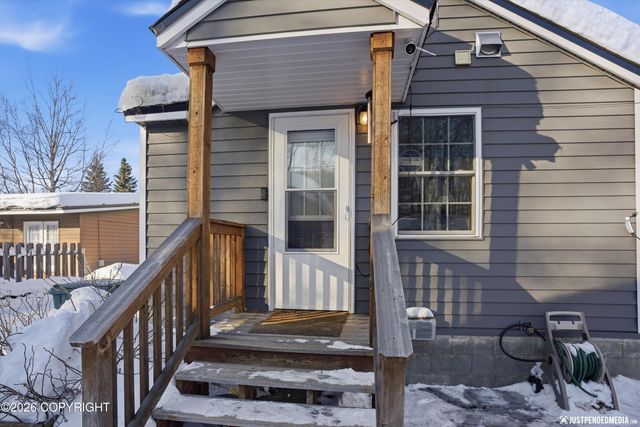 2724 W 65th Avenue, Anchorage, AK 99502