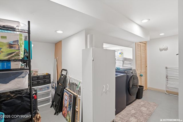 2724 W 65th Avenue, Anchorage, AK 99502