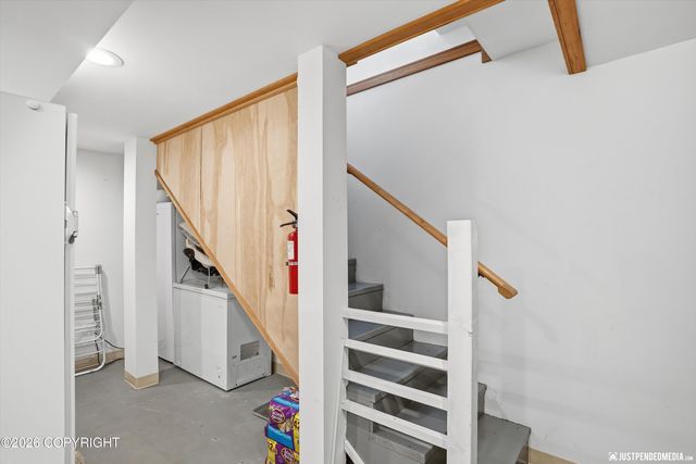 2724 W 65th Avenue, Anchorage, AK 99502