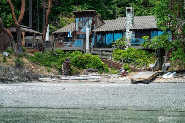 69 Rocky Road, Crane Island, WA 98245
