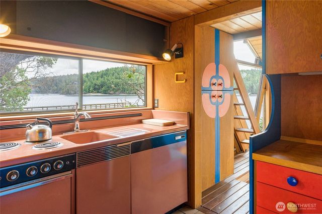 69 Rocky Road, Crane Island, WA 98245
