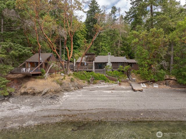 69 Rocky Road, Crane Island, WA 98245