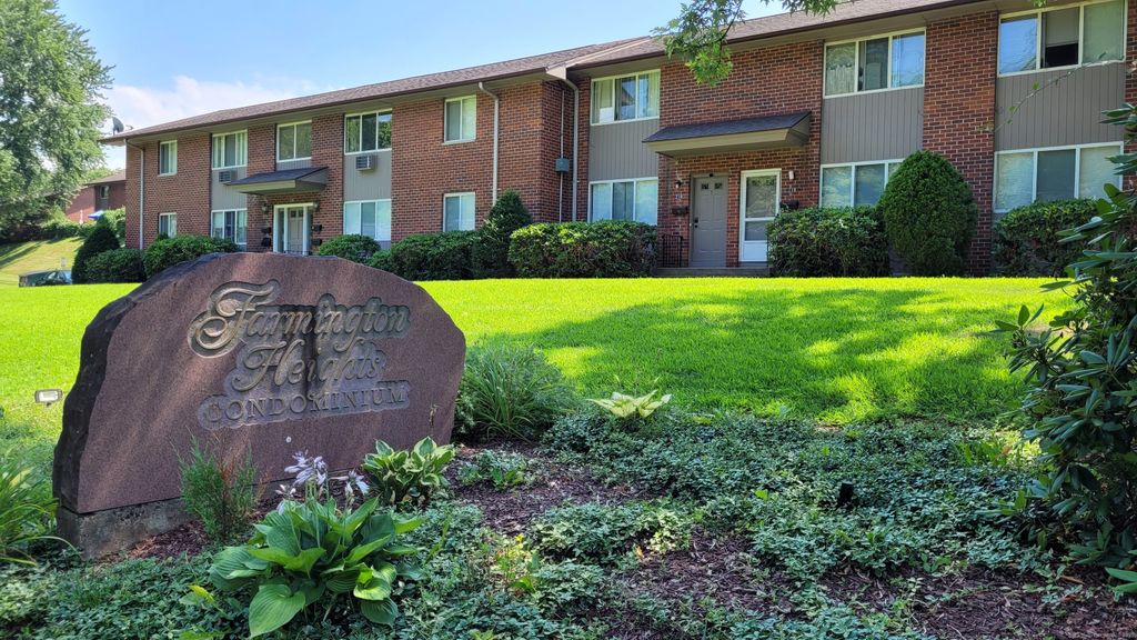 224 New Britain Avenue APT 14, Farmington, CT 06085