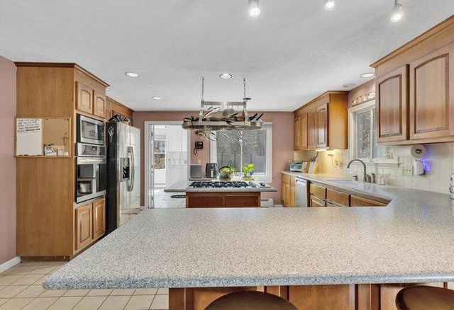 1 Lighthouse Lane, Forestdale, MA 02644