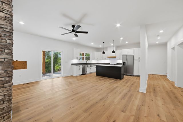 117 Nall Ave, Centerville, TN 37033